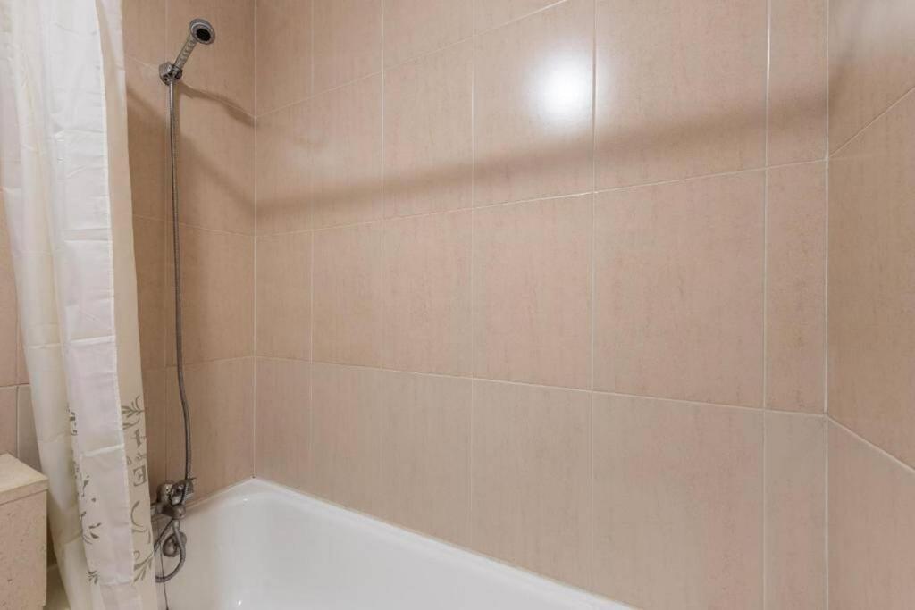 Gaia House - Apartamento Inteiro Junto Ao Metro บีลาโนวาเดกายา ภายนอก รูปภาพ