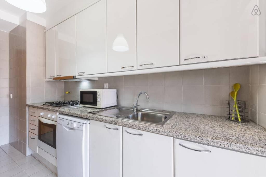 Gaia House - Apartamento Inteiro Junto Ao Metro บีลาโนวาเดกายา ภายนอก รูปภาพ
