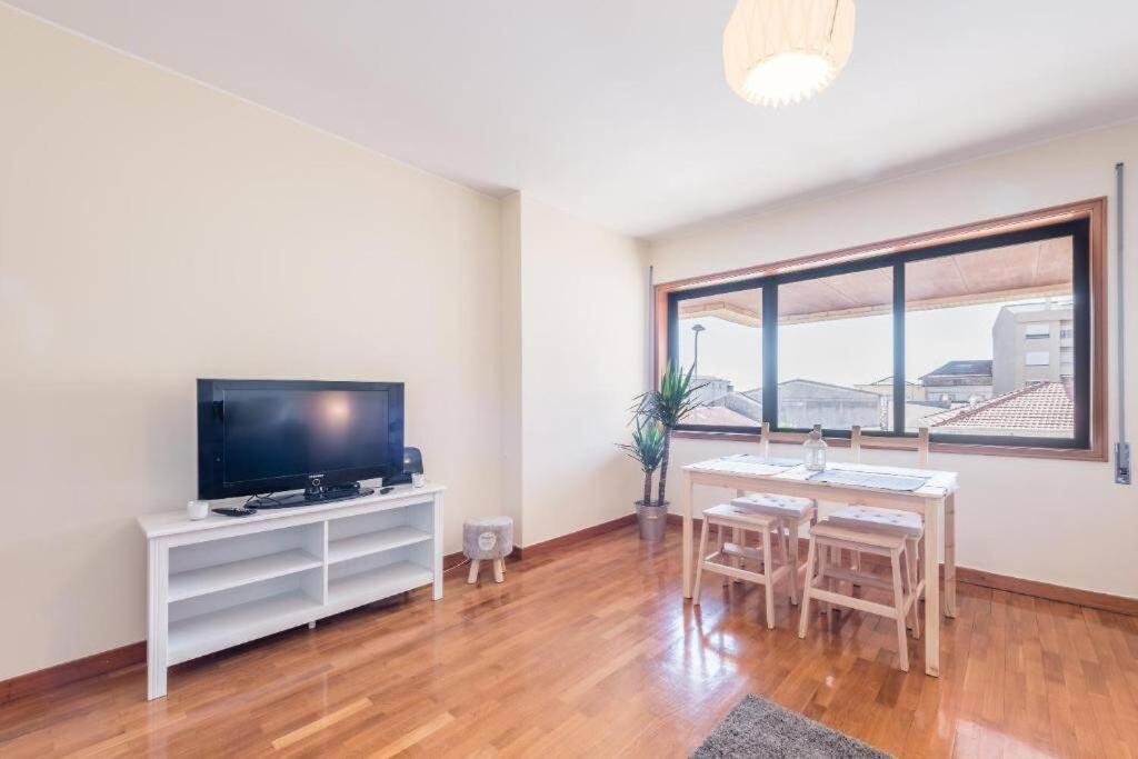 Gaia House - Apartamento Inteiro Junto Ao Metro บีลาโนวาเดกายา ภายนอก รูปภาพ