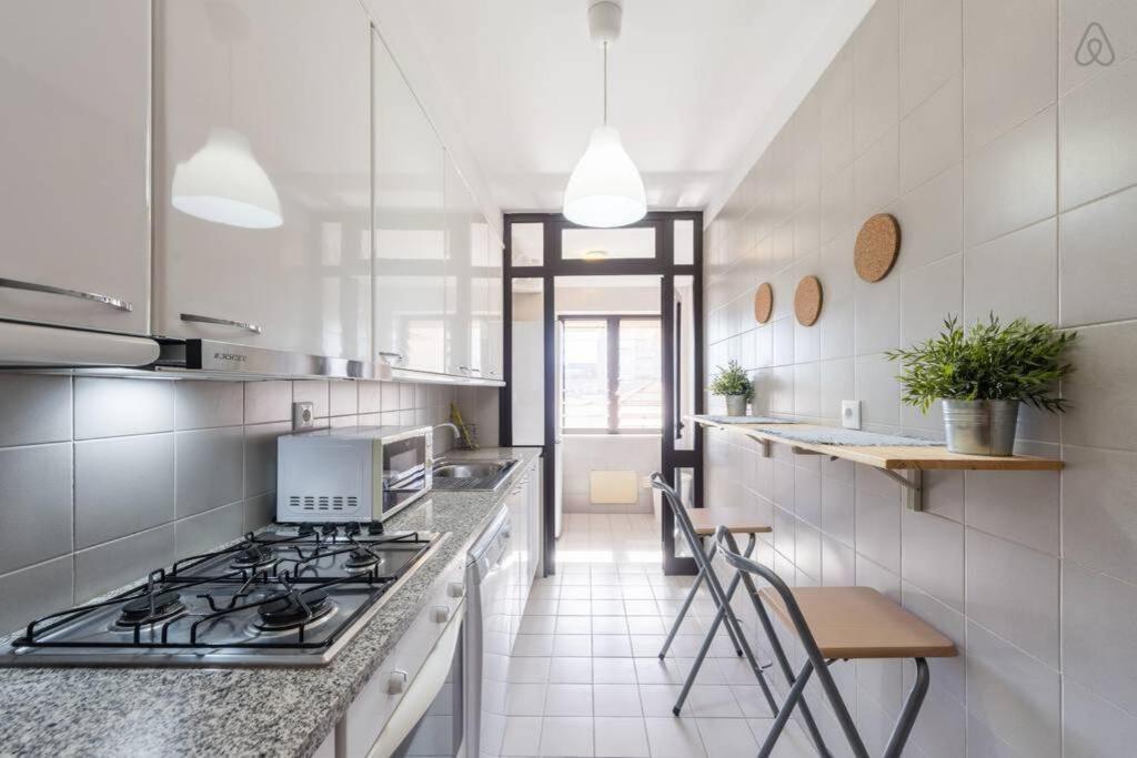 Gaia House - Apartamento Inteiro Junto Ao Metro บีลาโนวาเดกายา ภายนอก รูปภาพ